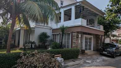 Kesempatan Langka, rumah Prestisius di Jatinegara, Jakarta Timur, LB 280m²