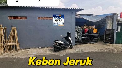 Kesempatan Langka, rumah Mewah di Kebon Jeruk, Jakarta Barat, LB 250m²