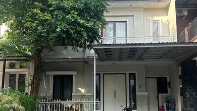 Dijual Rumah Strategis di Kota Wisata, Bogor - LT 128m²