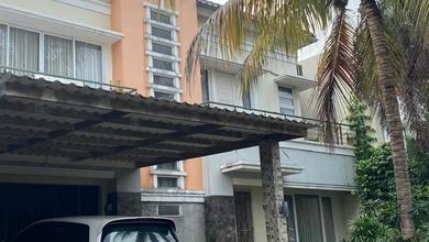 Kesempatan Eksklusif, rumah Mewah di Depok I, Depok, LB 350m²