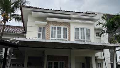 Penawaran Langka, rumah Prestisius di Raffles Hills, Jakarta Timur, LB 200m²