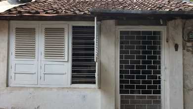 Properti Siap Huni di Area Genteng, Surabaya, LT 198m²