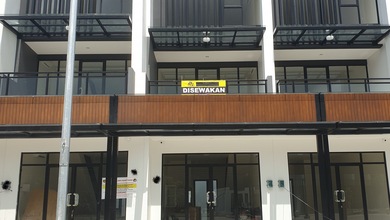 DISEWAKAN  RUKO HAMPTON BOULEVARD GADING SERPONG