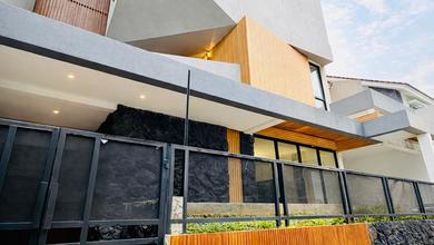 Rumah Area Luxury Sektor 9-Bintaro, Tangerang Selatan - Harga Terbaik 4,5 Miliar