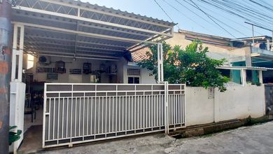 Rumah Siap Pakai di Area Bekasi, Bekasi, LT 135m²