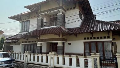 Rumah Siap Pakai di Area Pondok Gede, Bekasi, LT 270m²
