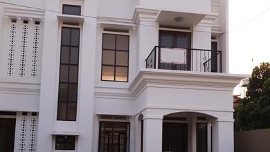 Kesempatan Eksklusif, rumah Prestisius di Lebak Bulus, Jakarta Selatan, LB 206m²