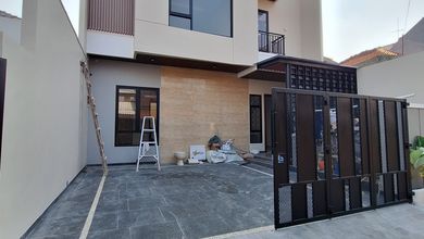 Dijual rumah Mewah di Rawamangun, Jakarta Timur - LT 127m²