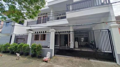 Dijual rumah Premium di Duren Sawit, Jakarta Timur - LT 175m²