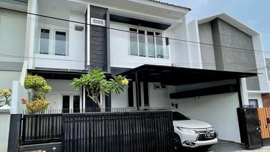 Penawaran Langka, rumah Mewah di Rawamangun, Jakarta Timur, LB 200m²