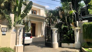 Hunian Mewah di Kebayoran Baru, Jakarta Selatan, 5 KT, LT 900m²