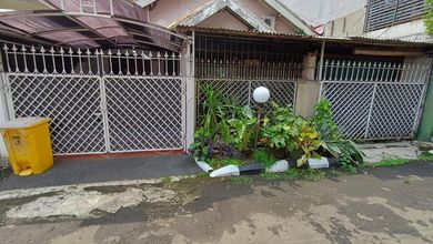 Rumah Dijual di Bintaro, Jakarta Selatan, LB 160m², Harga Kompetitif!