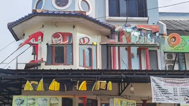 Ruko Hook Boulevard Utama Legenda Wisata Beserta Usahanya