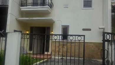 Rumah Sewa Nyaman Lokasi Citra Grand, Jakarta Timur, LB 90m²