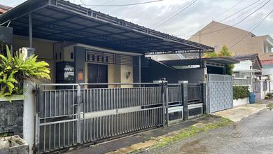 Rumah Dijual di Ciputat, Tangerang Selatan, LB 200m², Harga Kompetitif!