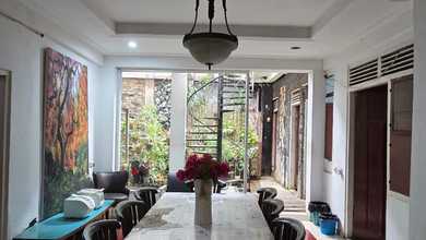 Hunian Mewah di Kebayoran Baru, Jakarta Selatan, 10 Kamar Tidur, LT 423m²