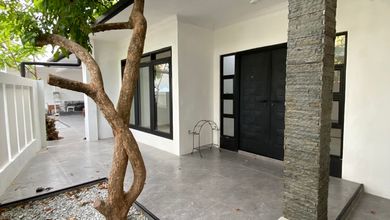 Rumah Dijual di Ciledug, Tangerang, LB 200m², Harga Kompetitif!