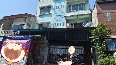 Mau Dijual Cepat Ruko Gandeng Lokasi Strategis Pinggir Jalan Raya di Daerah Kebon Jeruk Jakarta Barat