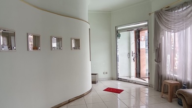 Ruko Siap Huni Semi Furnish Pinggir Jalan Raya di Lokasi Strategis Pasar Baru Jakarta Pusat