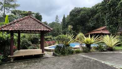 Villa di Jalan Taman Safari (.Pinggir Jalan Raya) Cisarua Kab Bogor Jawa Barat