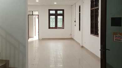 Disewakan Cepat Ruko Exclusive dan Bagus di Utan Kayu