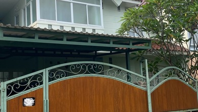 Disewakan Segera Rumah Bagus dengan Lahan Luas 297 m2 di BSD