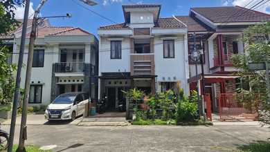 Rumah Mewah di Buaran, Jakarta Timur, 5 KT, LT 160m²
