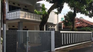 Kesempatan Eksklusif, rumah Prestisius di Pondok Kelapa, Jakarta Timur, LB 250m²