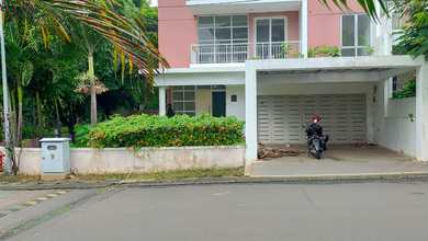 Rumah Premium di Ulujami, Jakarta Selatan, Luas 348 m2
