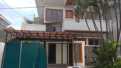 Rumah Prestisius di Kawasan Pulomas, Jakarta Timur, LB 282m², Harga 6,75 Miliar