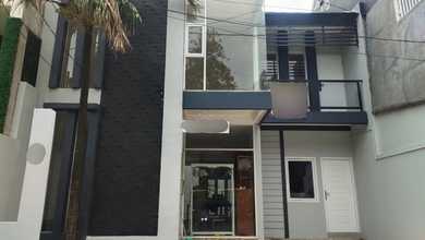 Rumah Elegan di Pondok Kelapa, Jakarta Timur, 4 KT, LT 136m²
