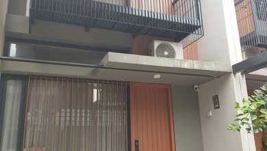Kesempatan Rumah di BSD City, Tangerang, LB 45m², Harga 1,2 Miliar