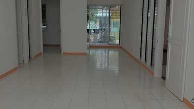 Rumah Sederhana Disewakan di Karang Tengah, Tangerang, Harga Ekonomis