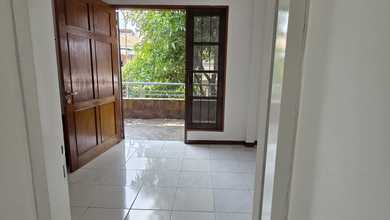 Rumah Minimalis Disewakan di Karang Tengah, Tangerang, Harga Ekonomis