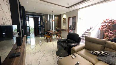 Rumah Eksklusif Luas 112 m2, di Karang Tengah, Tangerang