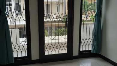 Rumah Minimalis Disewakan di Karang Tengah, Tangerang, Harga Ekonomis