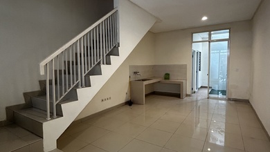 Rumah Sewa Nyaman Lokasi Cipondoh, Tangerang, LB 90m²