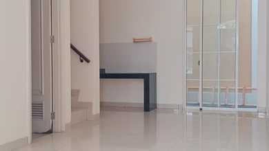 Hunian Favorit di Cipondoh, Tangerang, 3 KT, Harga 2,4 Miliar