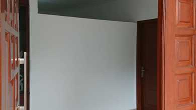 Disewakan Segera Rumah Cantik dengan Lahan Luas 144 m2 Daerah Karang Tengah