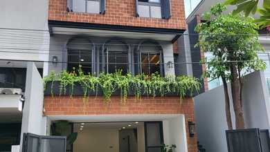 Rumah Elit Luas 140 m2, di Pondok Indah, Jakarta Selatan