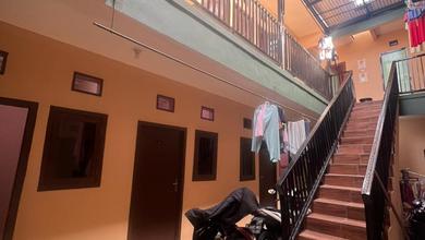 Jual Murah (Bu)! Kost Aktif Penuh Penghuni, Cocok untuk Investasi di Lokasi Strategis di Kebayoran Lama - Jakarta Selatan