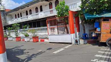 Dijual Segera Bangunan Hotel 2 Lantai Di Jalan Kramat Jaya Baru V