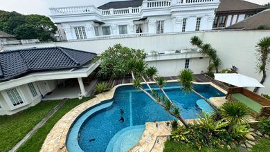 Rumah Mewah di Kawasan Cilandak, Jakarta Selatan, LB 705m², Harga 29 Miliar