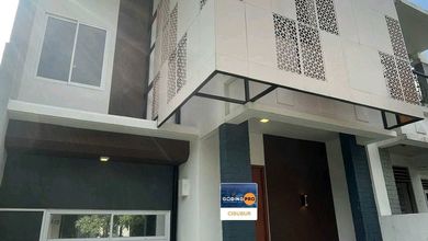 Kesempatan Rumah di Cibubur, Bogor, LB 120m², Harga 1,35 Miliar