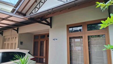 Hunian Elite di Kawasan BSD Griya Loka, Tangerang, LB 125m², Harga 4,2 Miliar