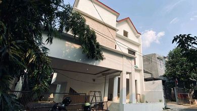 Jual Rumah Cantik Luas 192 m2 di Cilodong, Depok