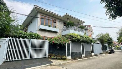 Kesempatan Langka, rumah Prestisius di Kalibata, Jakarta Selatan, LB 500m²