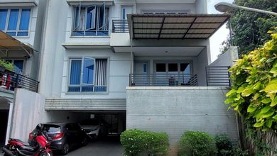 Hunian Mewah di Pejaten, Jakarta Selatan, 4 KT, LT 130m²