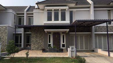 Hunian Elite di Kawasan Suvarna Sutera, Tangerang, LB 170m², Harga 2,8 Miliar