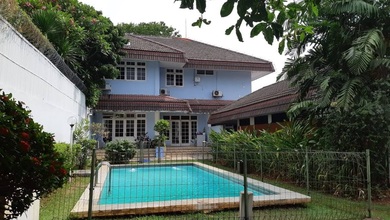 Hunian Elegan di Mampang Prapatan, Jakarta Selatan, 4 KT, LT 1057m²